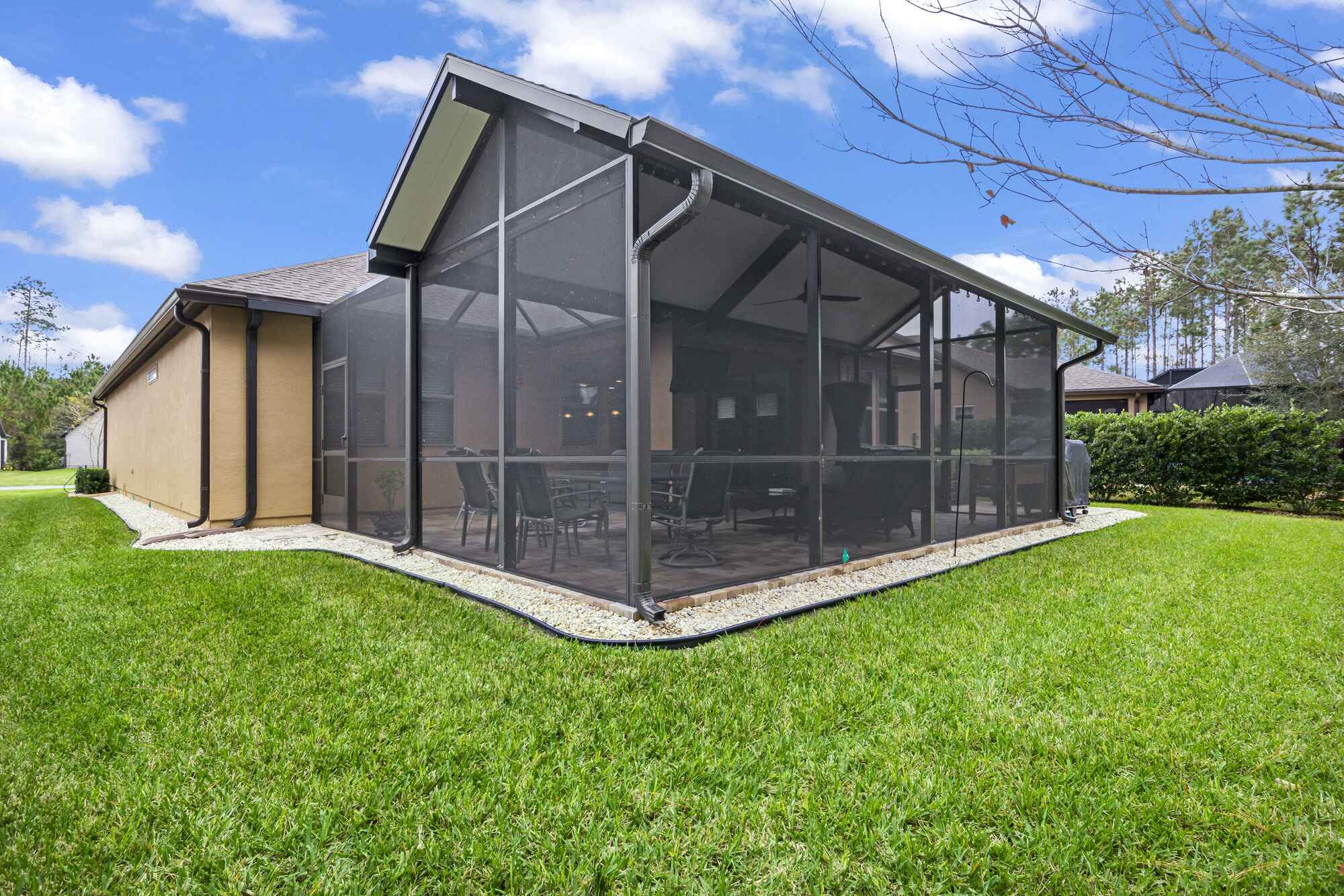 Black Screen Room in St Johns Florida