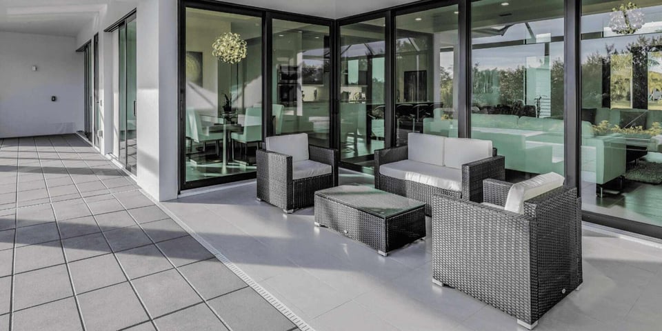 Image of a patio with high-end patio furniture in Jacksonville, FL