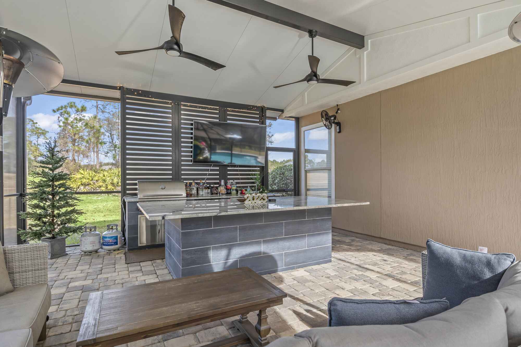 Luxury Outdoor Kitchen in Jacksonville