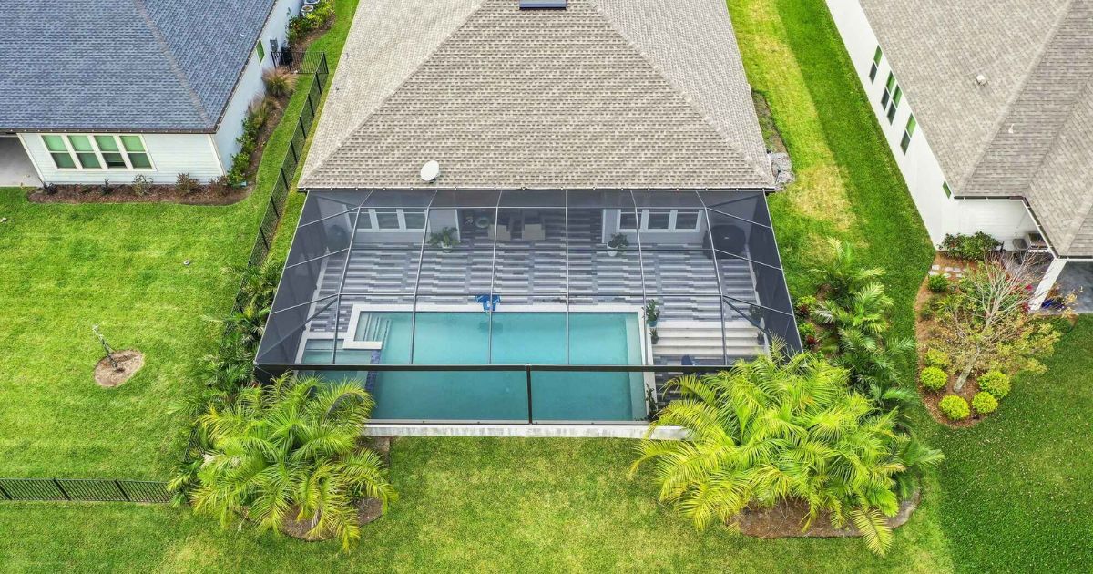 Pros & Cons of Enclosing a Pool in Florida (#7 is Important!)